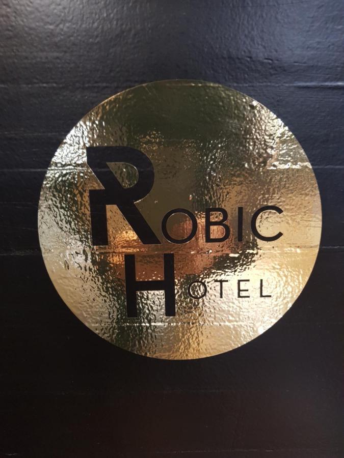 Brit Hotel Essentiel Pontivy Robic Dış mekan fotoğraf