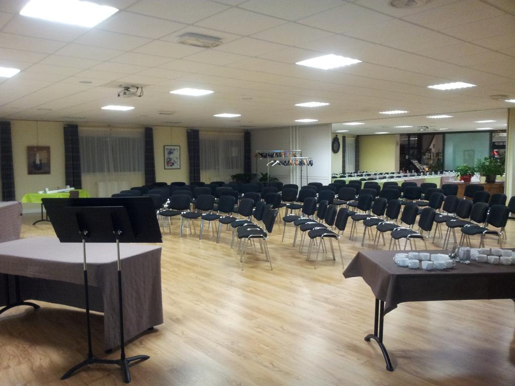 Brit Hotel Essentiel Pontivy Robic Dış mekan fotoğraf