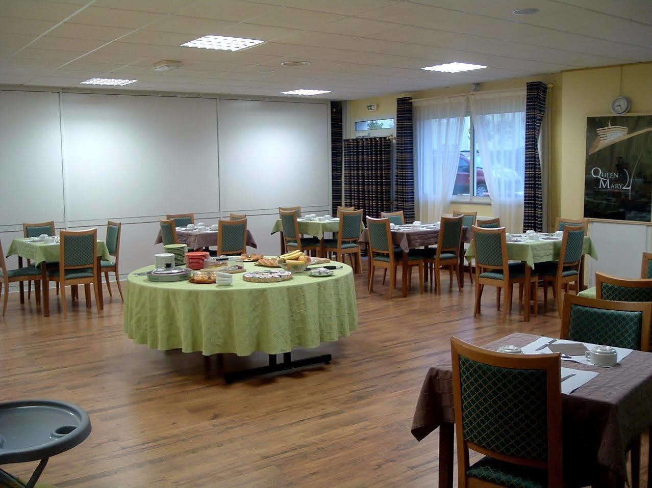 Brit Hotel Essentiel Pontivy Robic Dış mekan fotoğraf